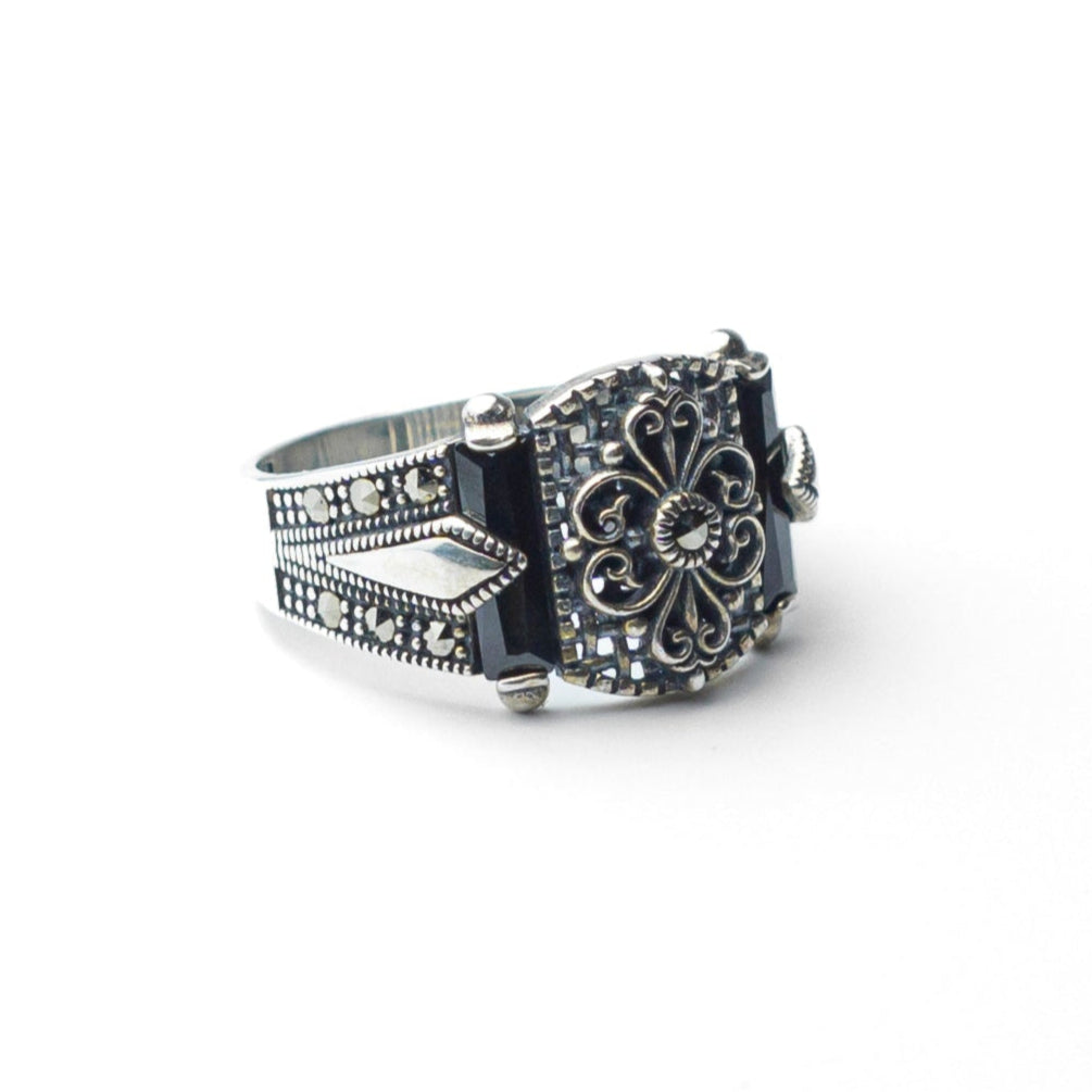 The Sultan's Edge – Onyx Silver Ring