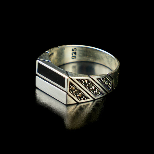 Eclipse Bold – Handcrafted 925 Silver Ring with Black Enamel and Zircon Details